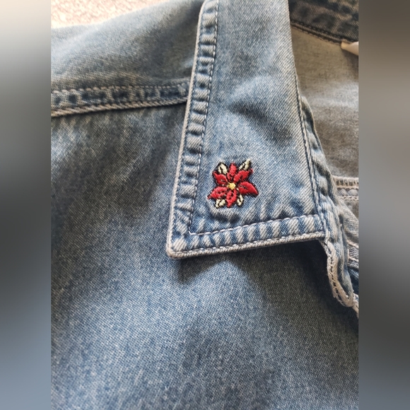 Vintage Bobbie Brooks Floral and Cardinal Embroidered Denim Shirt Womens Size XL - Picture 2 of 8